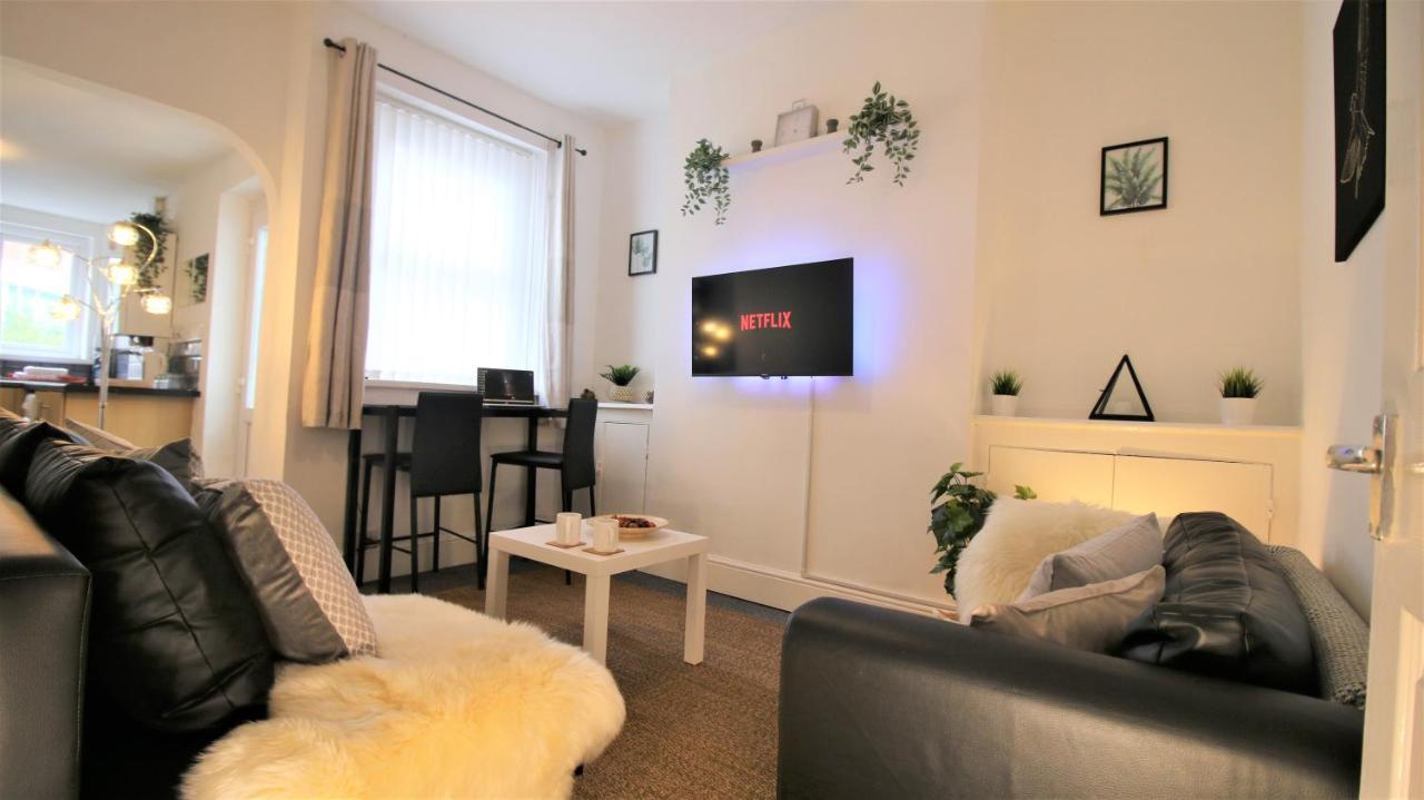 Three Bedroom Townhouse - Free Local Parking - By Property Promise Cardiff Dış mekan fotoğraf