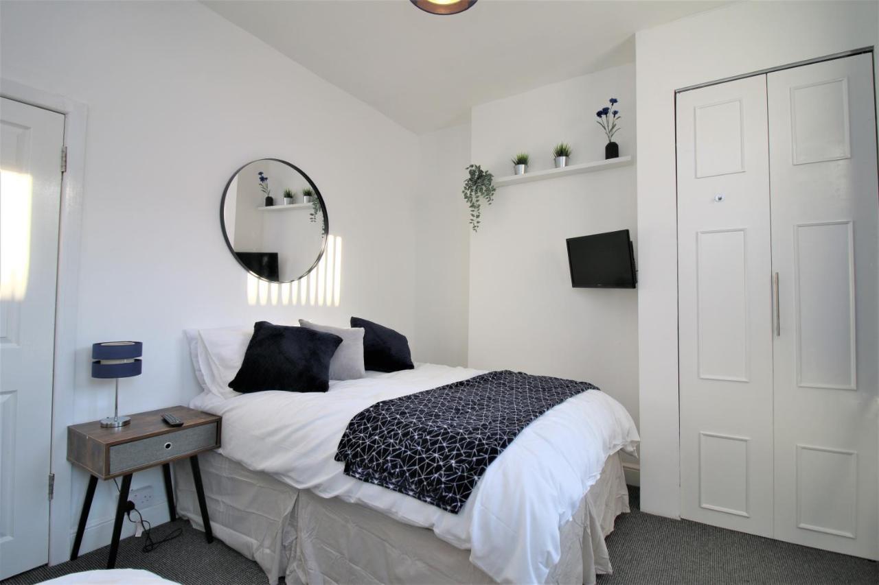 Three Bedroom Townhouse - Free Local Parking - By Property Promise Cardiff Dış mekan fotoğraf