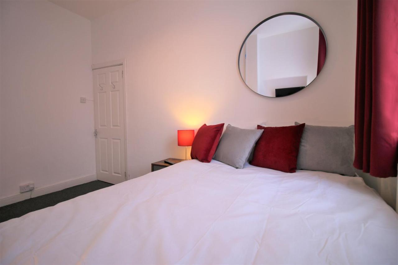 Three Bedroom Townhouse - Free Local Parking - By Property Promise Cardiff Dış mekan fotoğraf