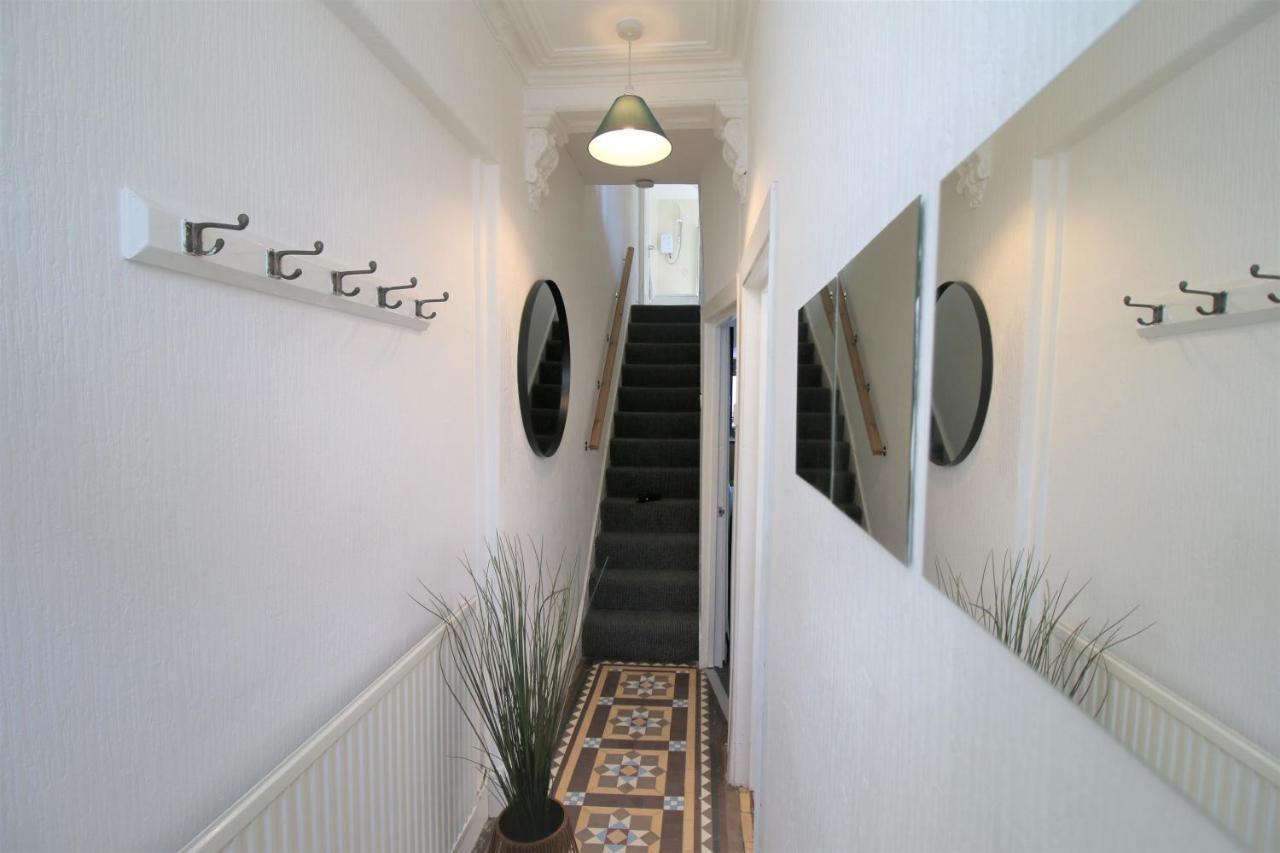 Three Bedroom Townhouse - Free Local Parking - By Property Promise Cardiff Dış mekan fotoğraf