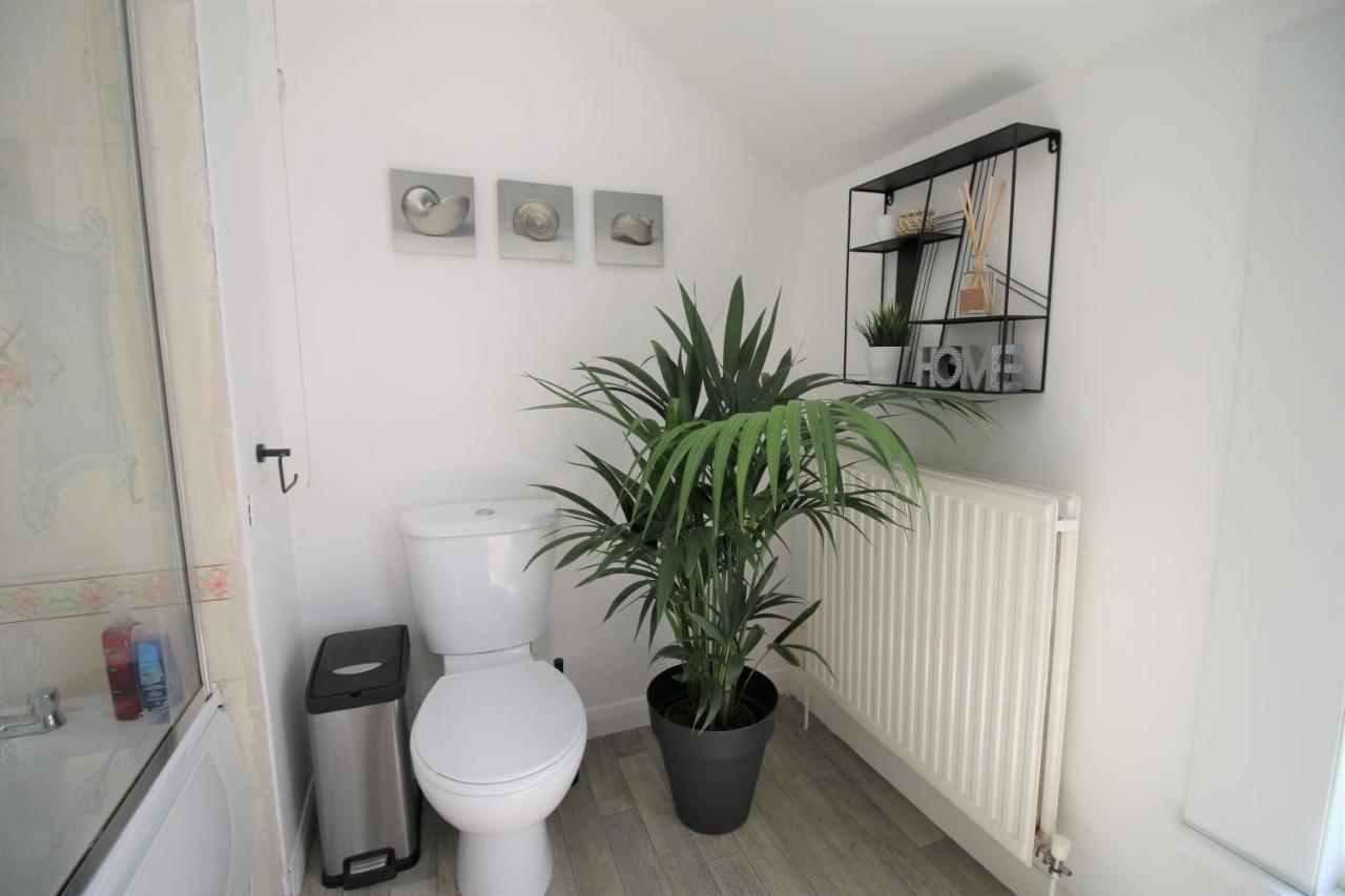 Three Bedroom Townhouse - Free Local Parking - By Property Promise Cardiff Dış mekan fotoğraf
