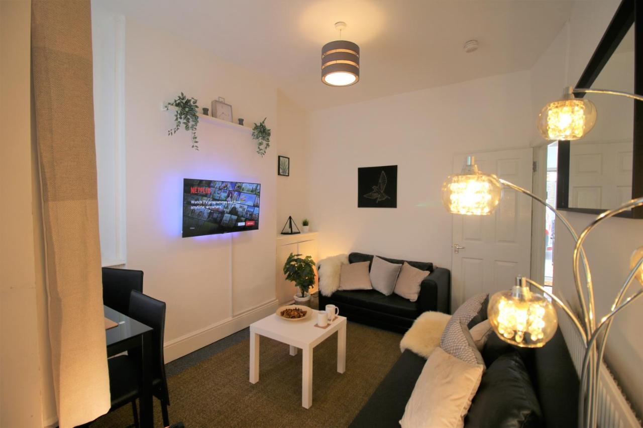 Three Bedroom Townhouse - Free Local Parking - By Property Promise Cardiff Dış mekan fotoğraf