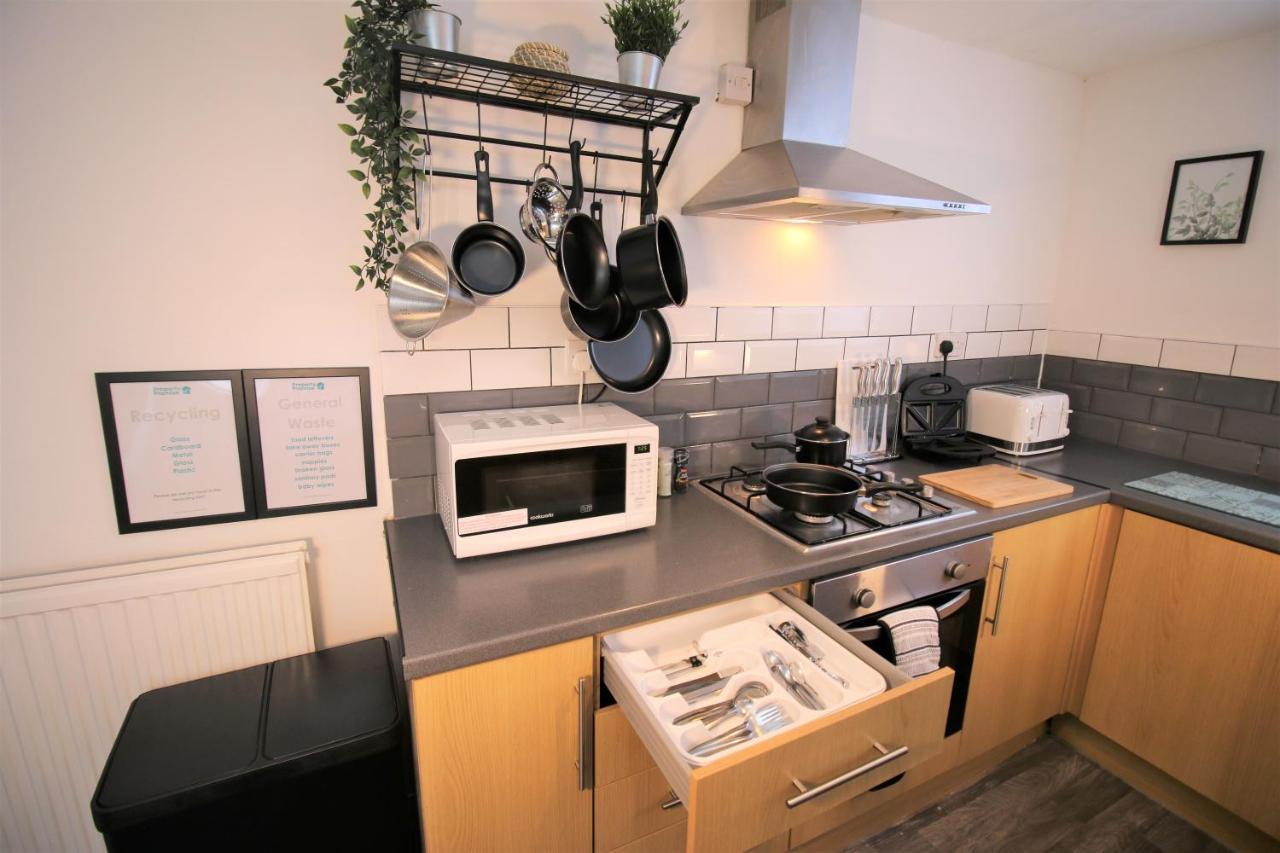 Three Bedroom Townhouse - Free Local Parking - By Property Promise Cardiff Dış mekan fotoğraf